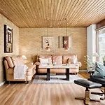4 Bedroom Gorgeous In