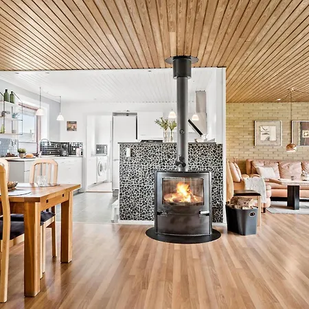 4 Bedroom Gorgeous In *