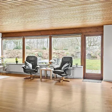 4 Bedroom Gorgeous In 펜션 *