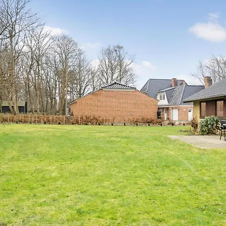 4 Bedroom Gorgeous In * 홀스테브로