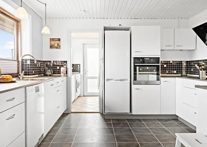 4 Bedroom Gorgeous In *